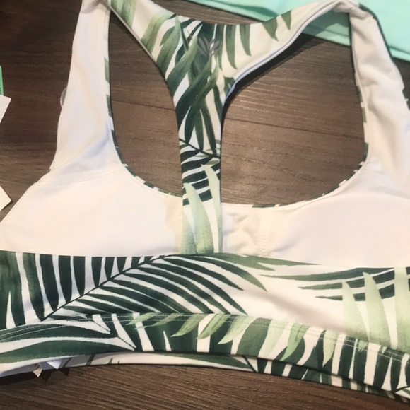 BUNDLE of sports bras size medium - Picture 4 of 7